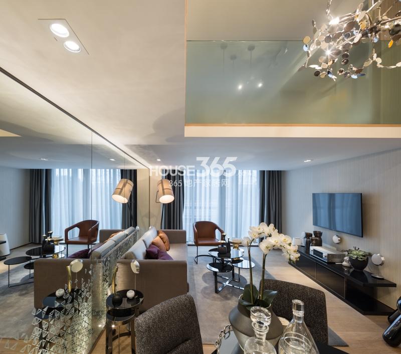 欧美金融城(EFC)万创国际米兰风格南户型54.5方样板房—客餐厅