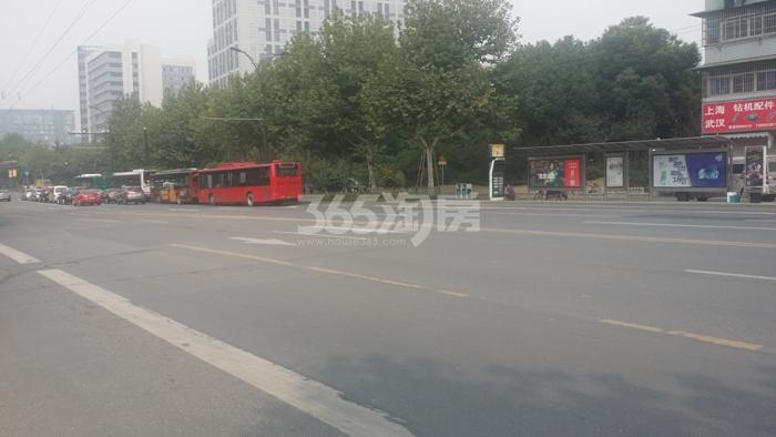 2015年10月杭州大悦城项目周边公交站及道路
