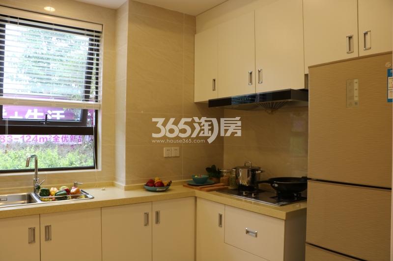 红豆香江豪庭104平样板间厨房