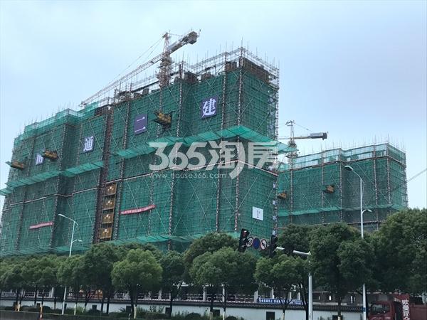 蓝光雍锦园高层1#、2#楼实景图（2017.6 摄）